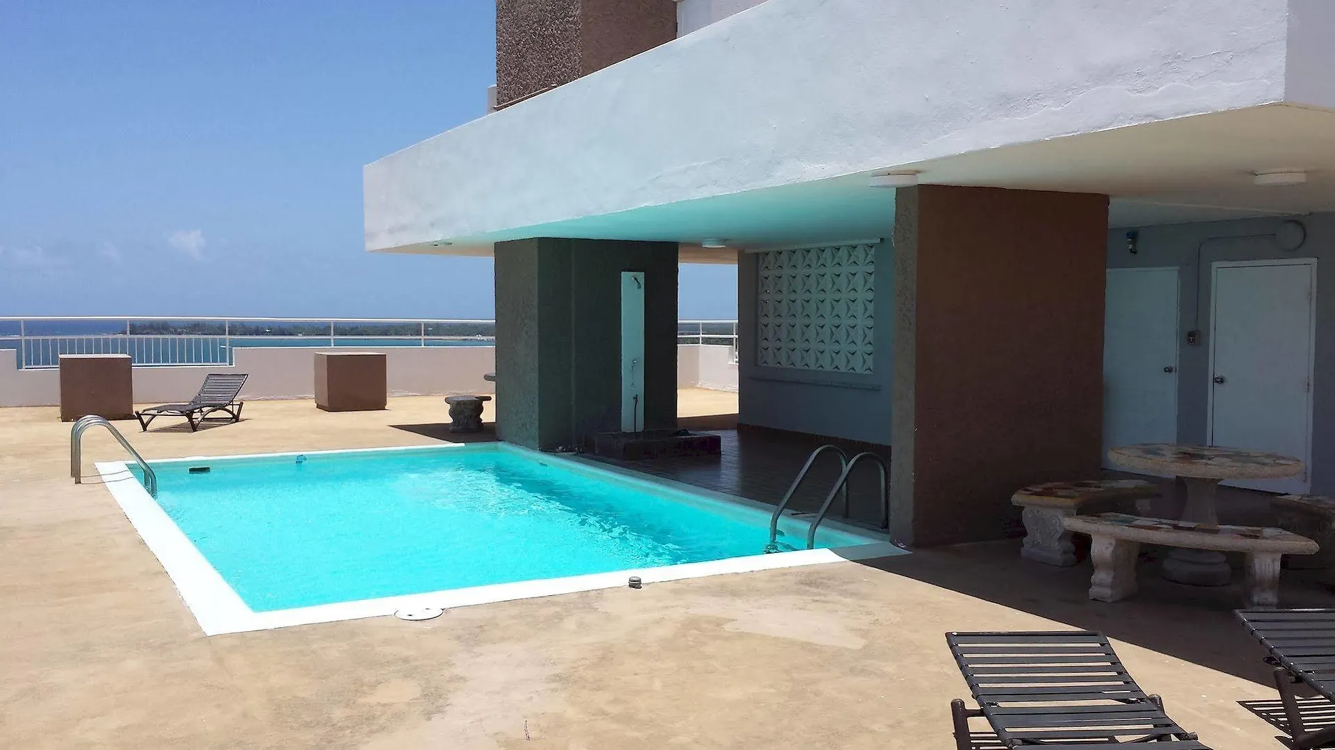 Playamar- Beachfront Apartment San Juan